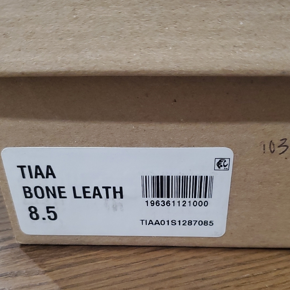 Steve Madden Bone Leather Heels - Picture 3 of 8
